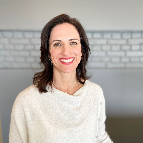 Dr Robyn Egey-Samu